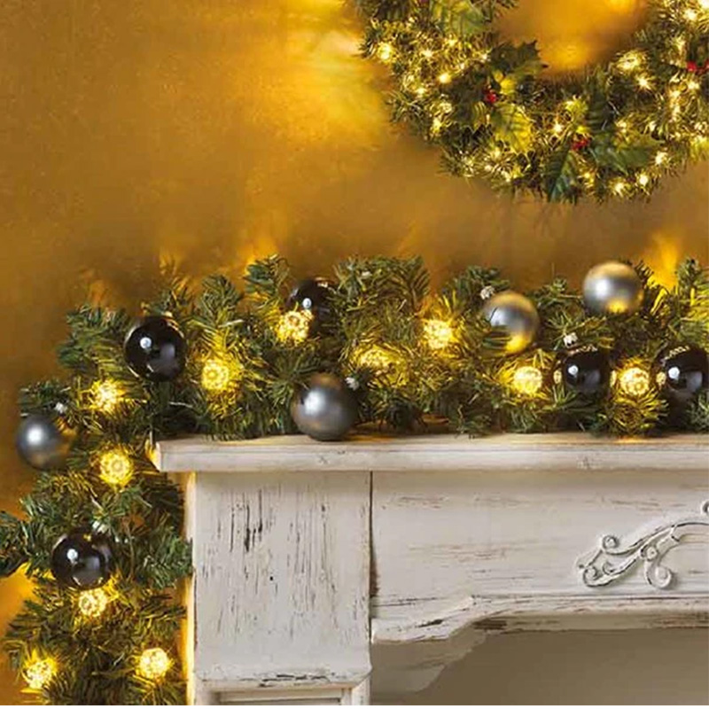 Corone, rami e fiori