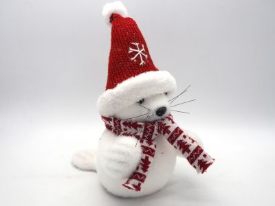 Foca bianca floccata con cappello e sciarpa rossa h 41 