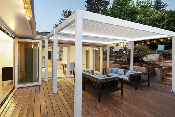 Pergola bioclimatica MT 3x4x250 H con lame in alluminio e sistema scarico acqua piovana Bianco